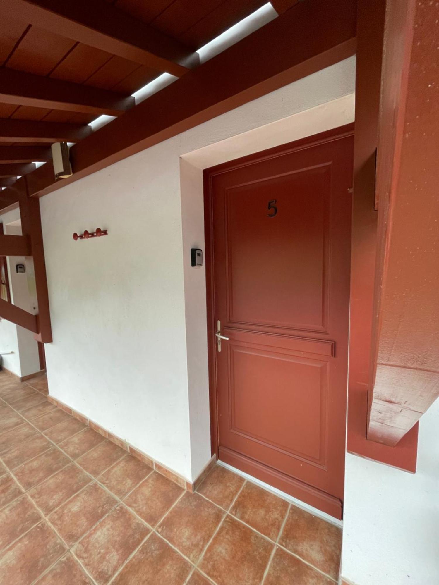 Chambres Zazpiak Saint-Jean-Pied-de-Port Ruang foto