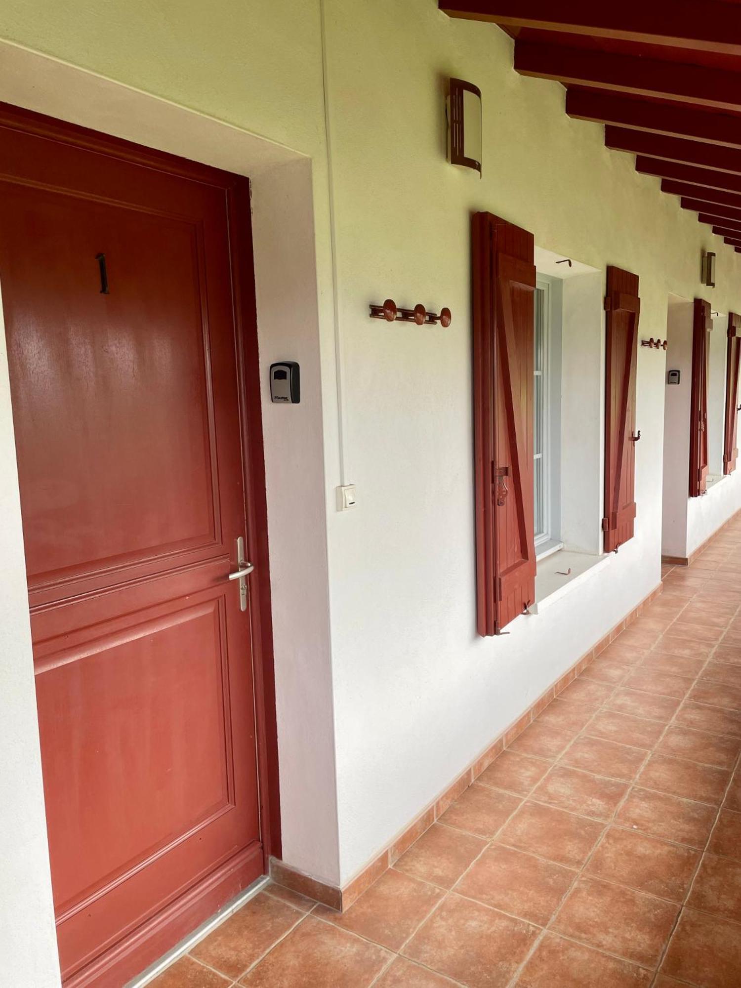 Chambres Zazpiak Saint-Jean-Pied-de-Port Ruang foto